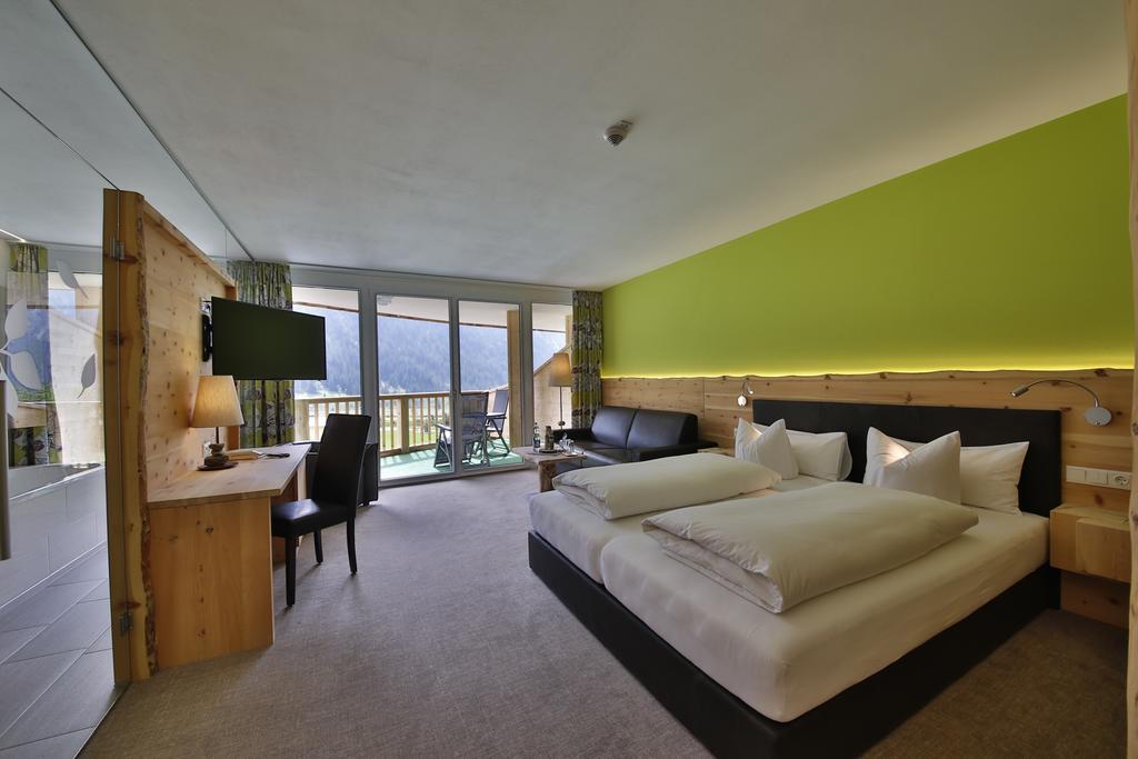 Romantik Resort & Spa Der Laterndl Hof Haldensee Δωμάτιο φωτογραφία
